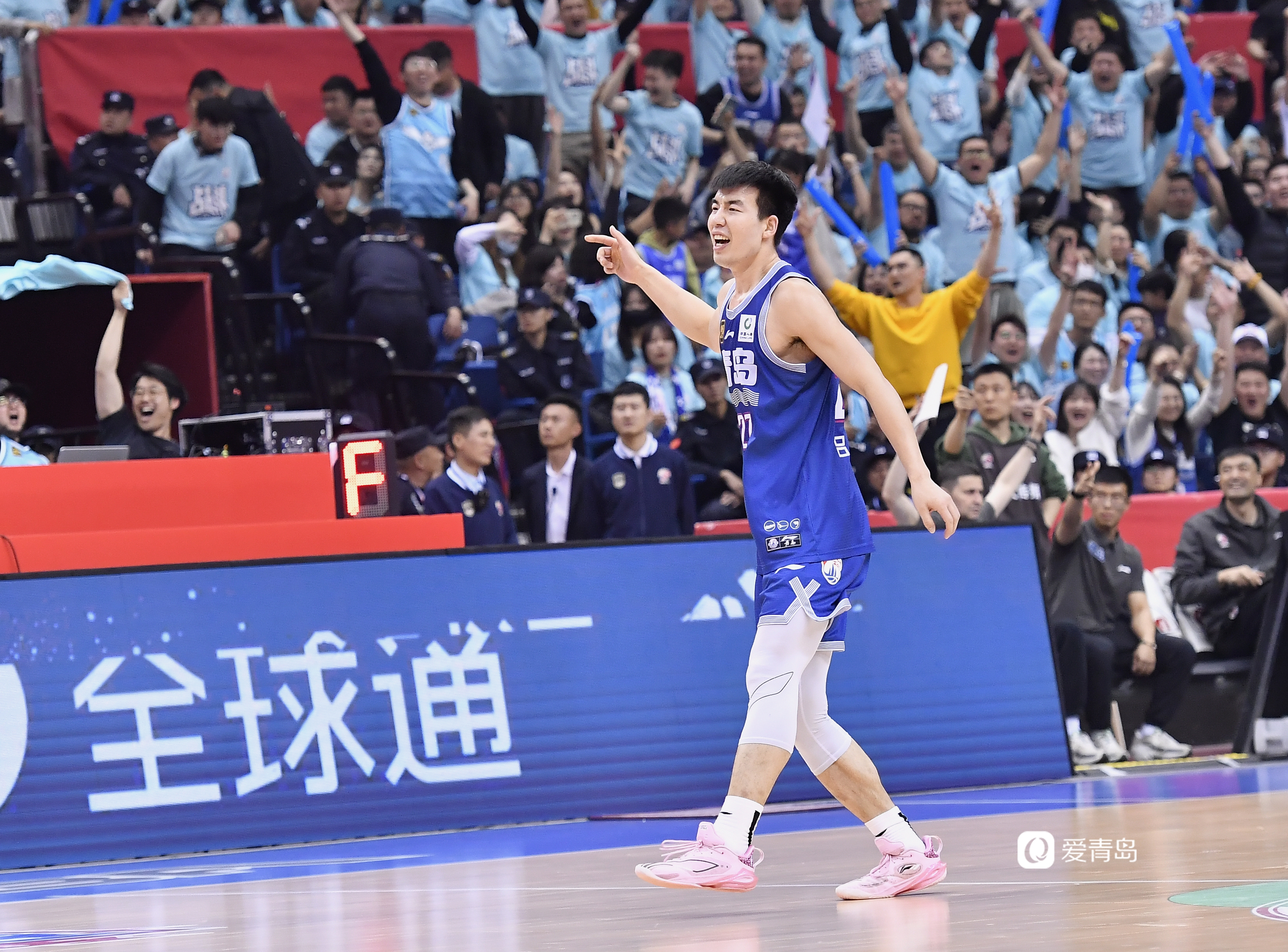 关于青岛男篮大胜对手，表现出正面笔挺的竞技态度的信息