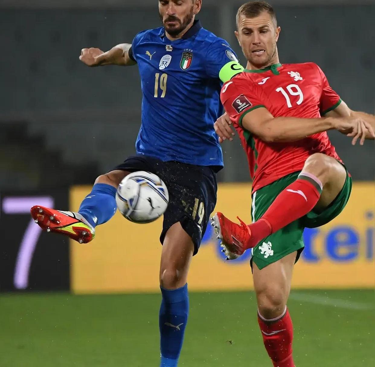 包含意大利足球精彩对决连连，球员实力对比悬殊的词条