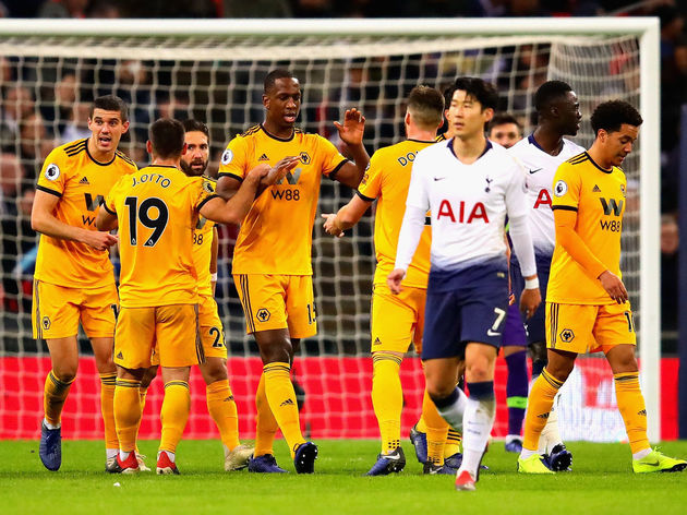 狼队客场告捷,继续保持不败纪录 狼队客场告捷,继续保持不败纪录