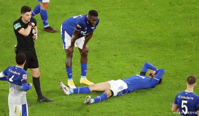 沙尔克不敌法兰克福,糟糕战绩持续 沙尔克不敌法兰克福,糟糕战绩持续