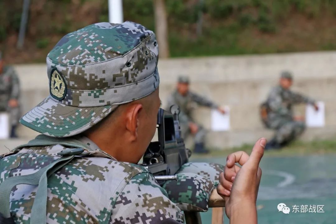 包含爆发巅峰:射击团体决赛现场充满紧张气氛的词条 包含爆发巅峰:射击团体决赛现场充满紧张气氛的词条