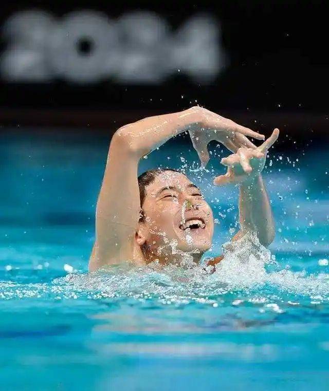 亚洲选手突破个人最好成绩夺得游泳银牌的简单介绍