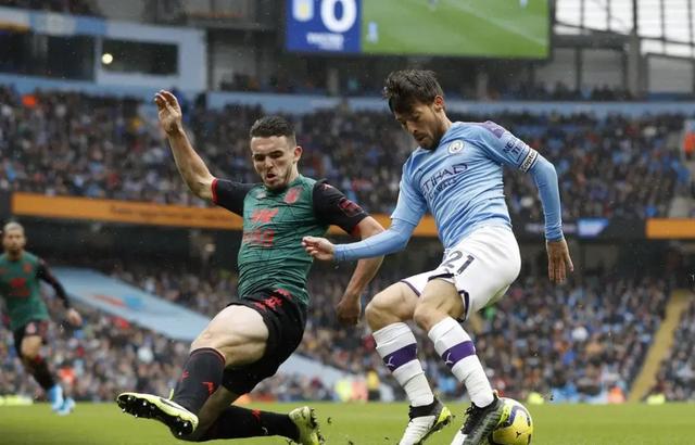 无冕之王再度登顶,赛场霸气十足 无冕之王再度登顶,赛场霸气十足