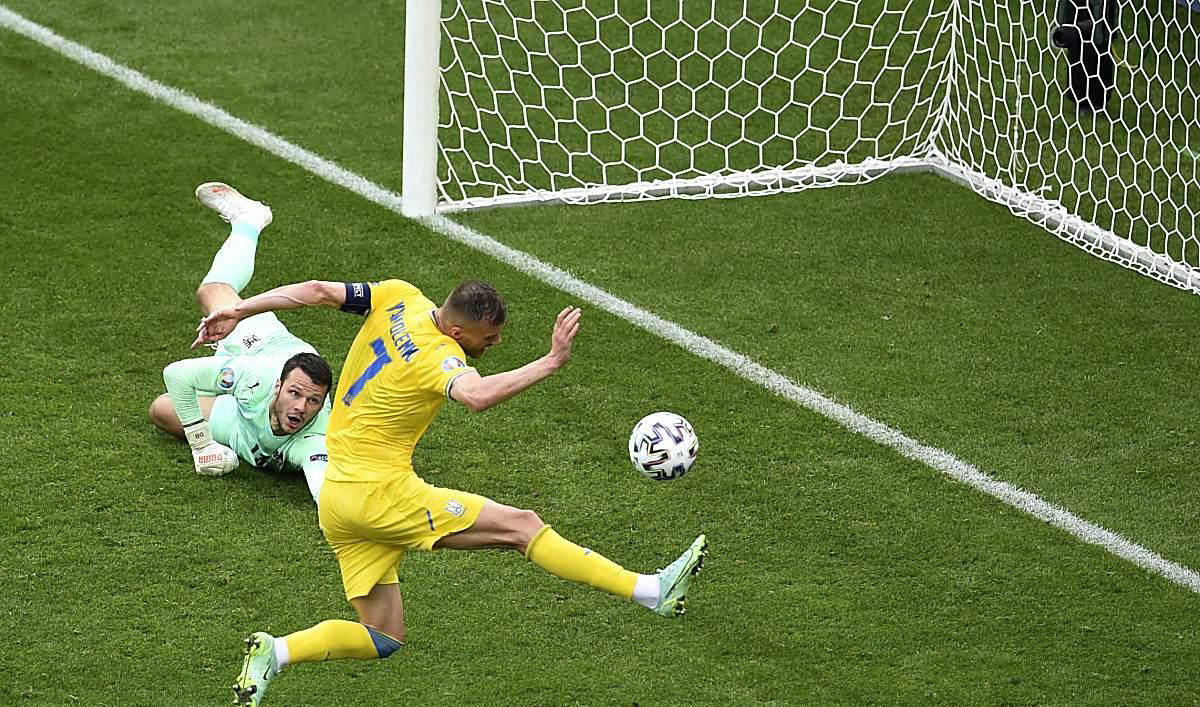 罗马尼亚队发挥出色,轻松击败冰岛 罗马尼亚队发挥出色,轻松击败冰岛