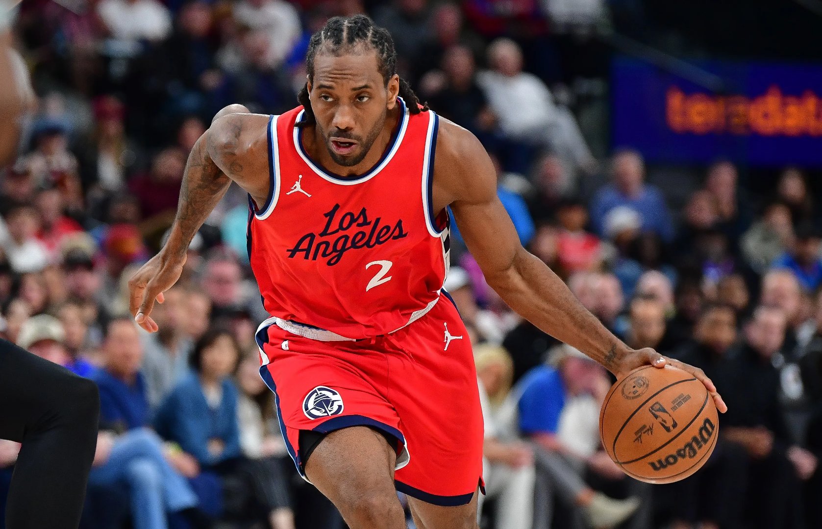 包含快船完胜太阳，莱昂纳德场上统治力无人能敌的词条