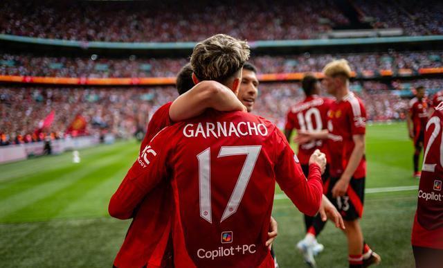 曼城主场不败纪录告终，詹姆斯独中两元的简单介绍