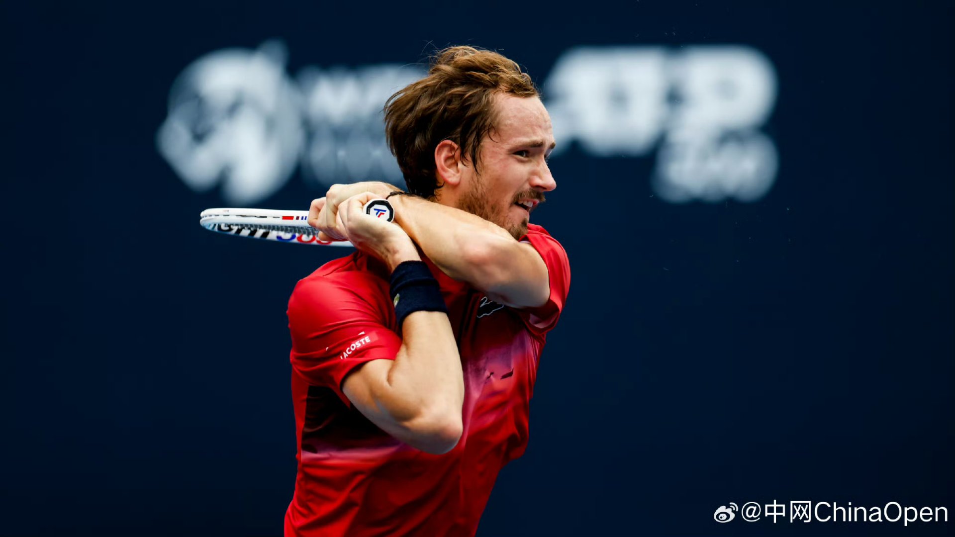 法国网球队鏖战英国网球队,梅德韦杰夫制霸全场的简单介绍 法国网球队鏖战英国网球队,梅德韦杰夫制霸全场的简单介绍