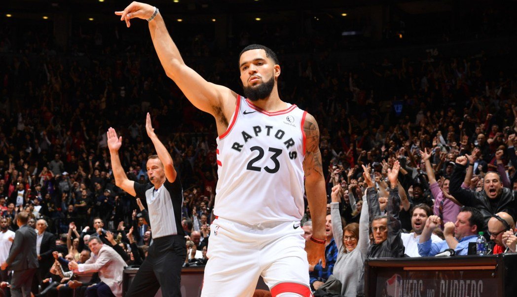 76人完胜魔术，范弗利特惊艳四座