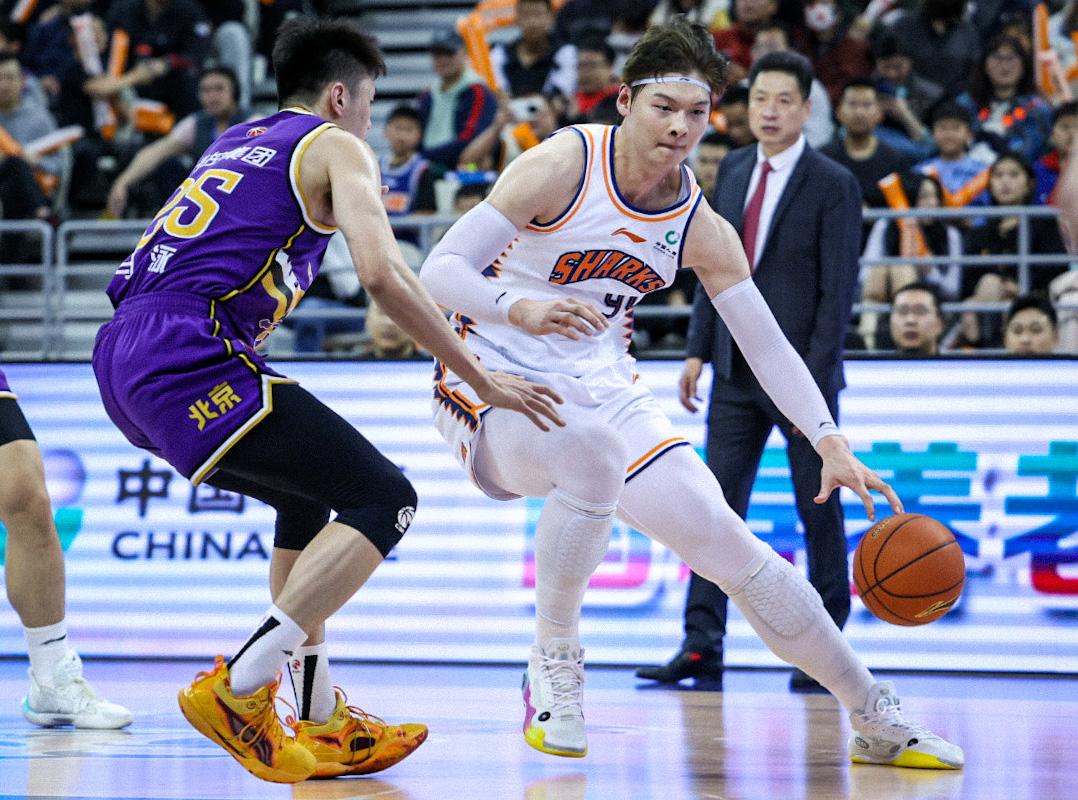 关于吉林队轻取骑士,王哲林统治全场的信息 关于吉林队轻取骑士,王哲林统治全场的信息