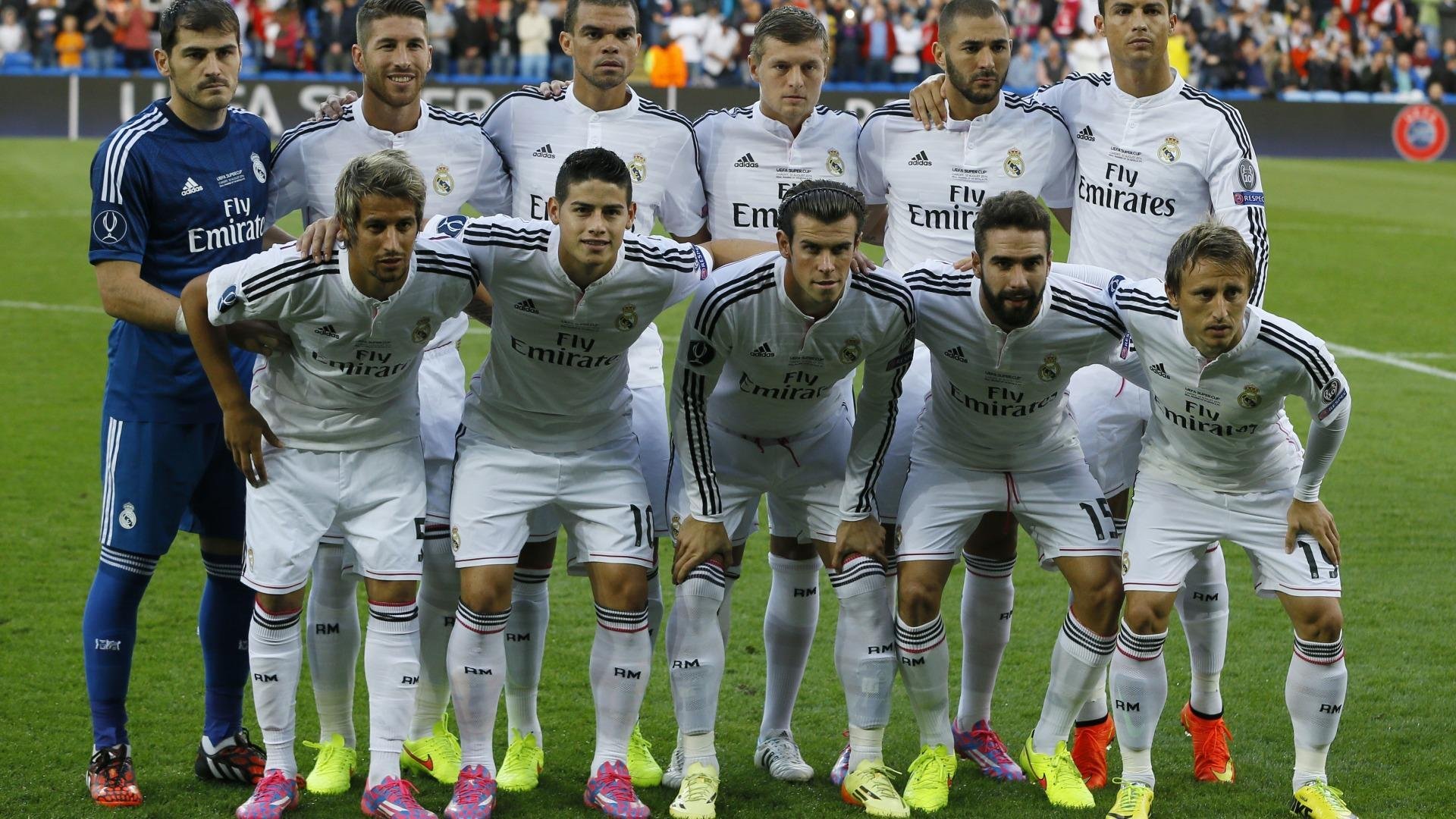 洛杉矶风暴席卷浦江，米切尔关键先生本色，湖人体系冲垮上海队防线