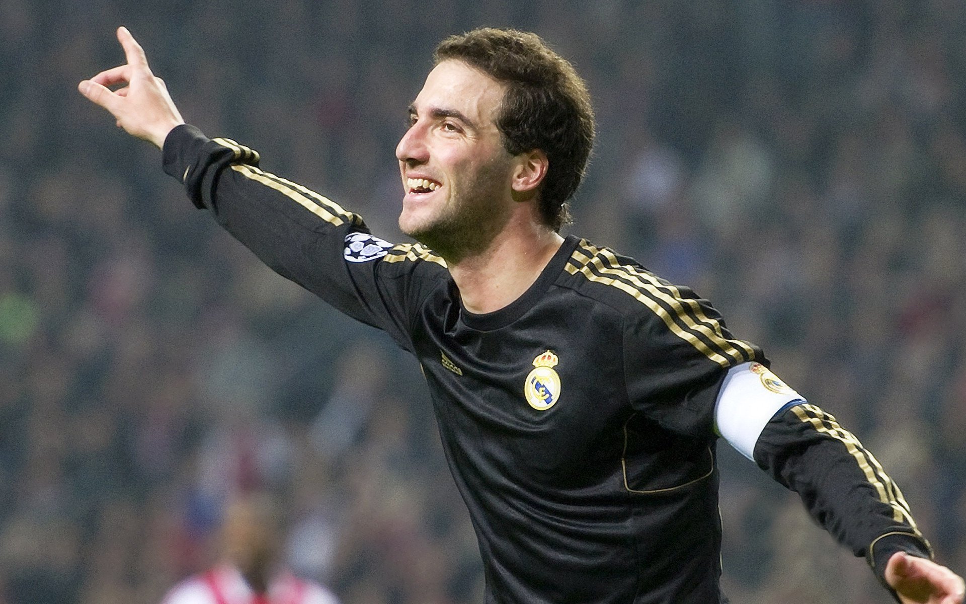 绿茵史诗，拜仁横扫皇马，抢七之夜改写欧冠格局